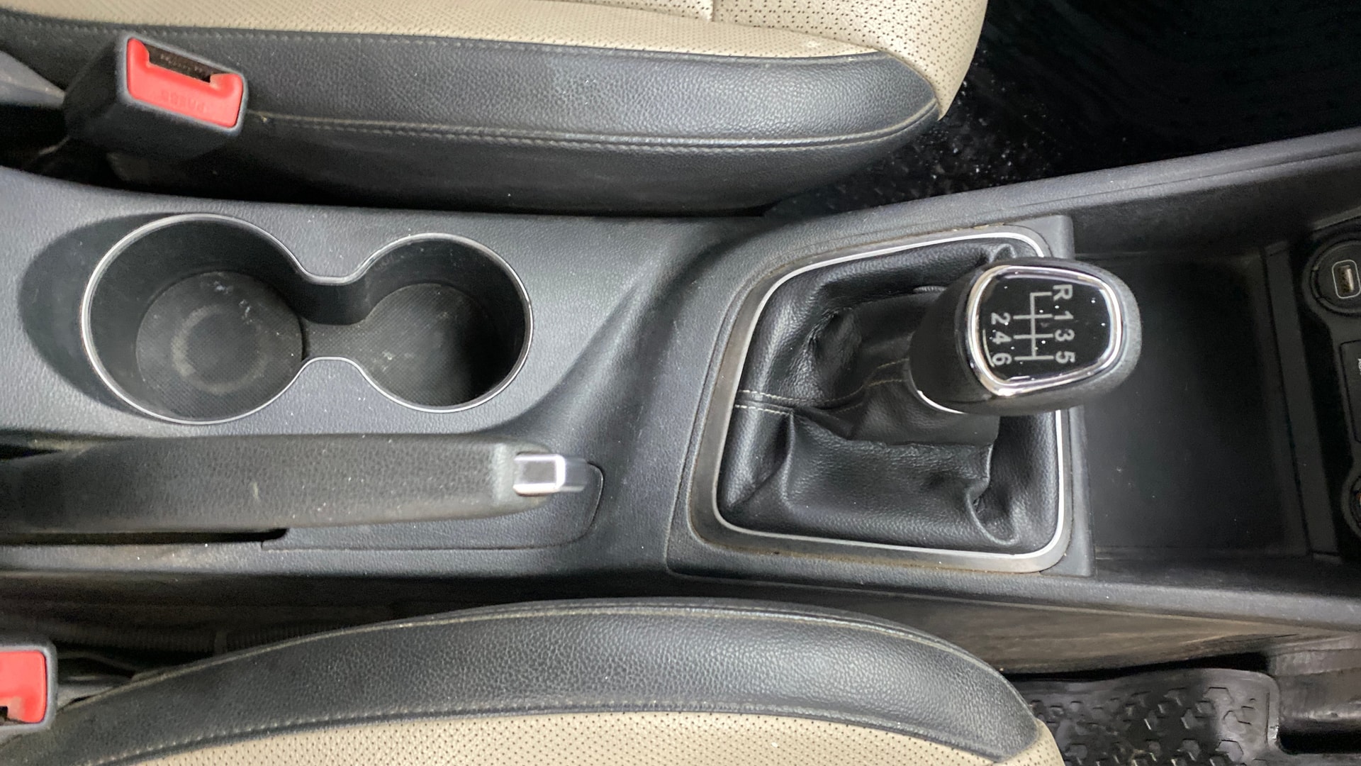 View 2018 Hyundai Verna 1.4 VTVT E Image 42 Used 2018 Hyundai Verna 1.4 VTVT E Image 42