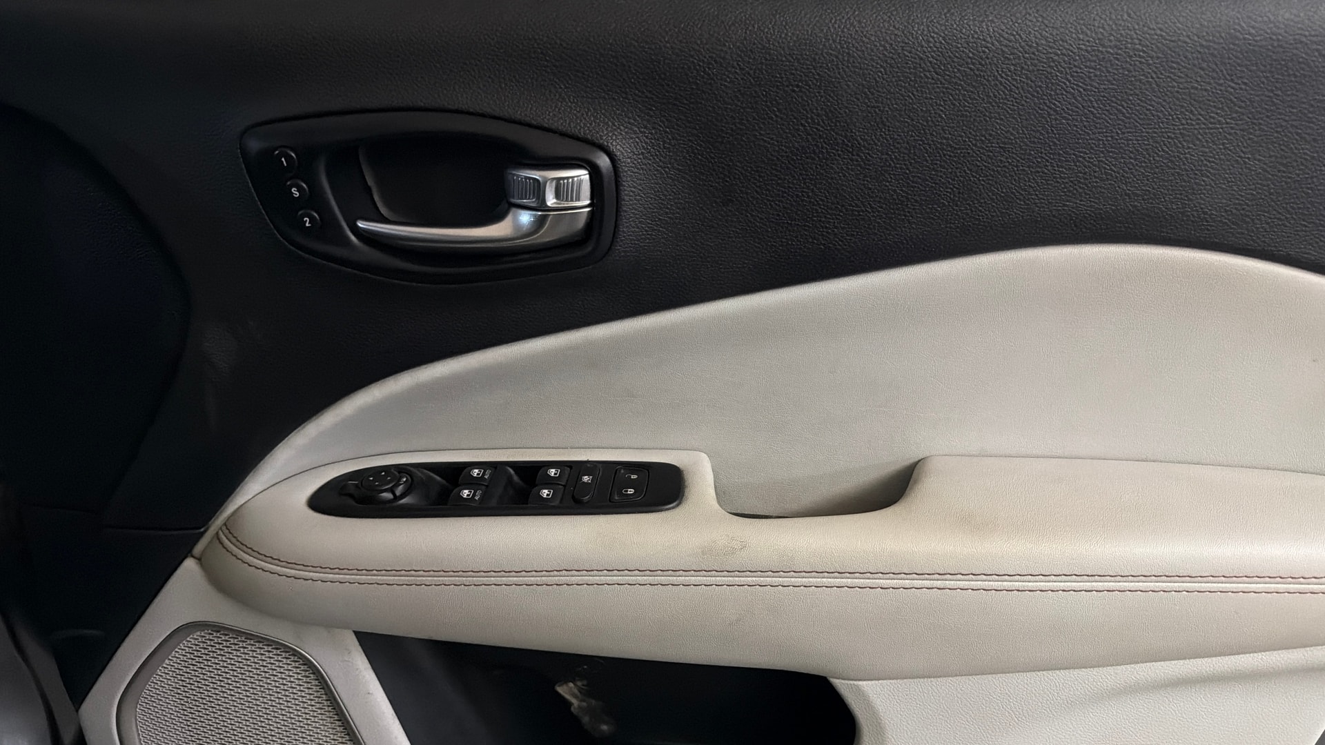 View 2019 Jeep Compass Limited Plus AT Image 34 Used 2019 Jeep Compass Limited Plus AT Image 34