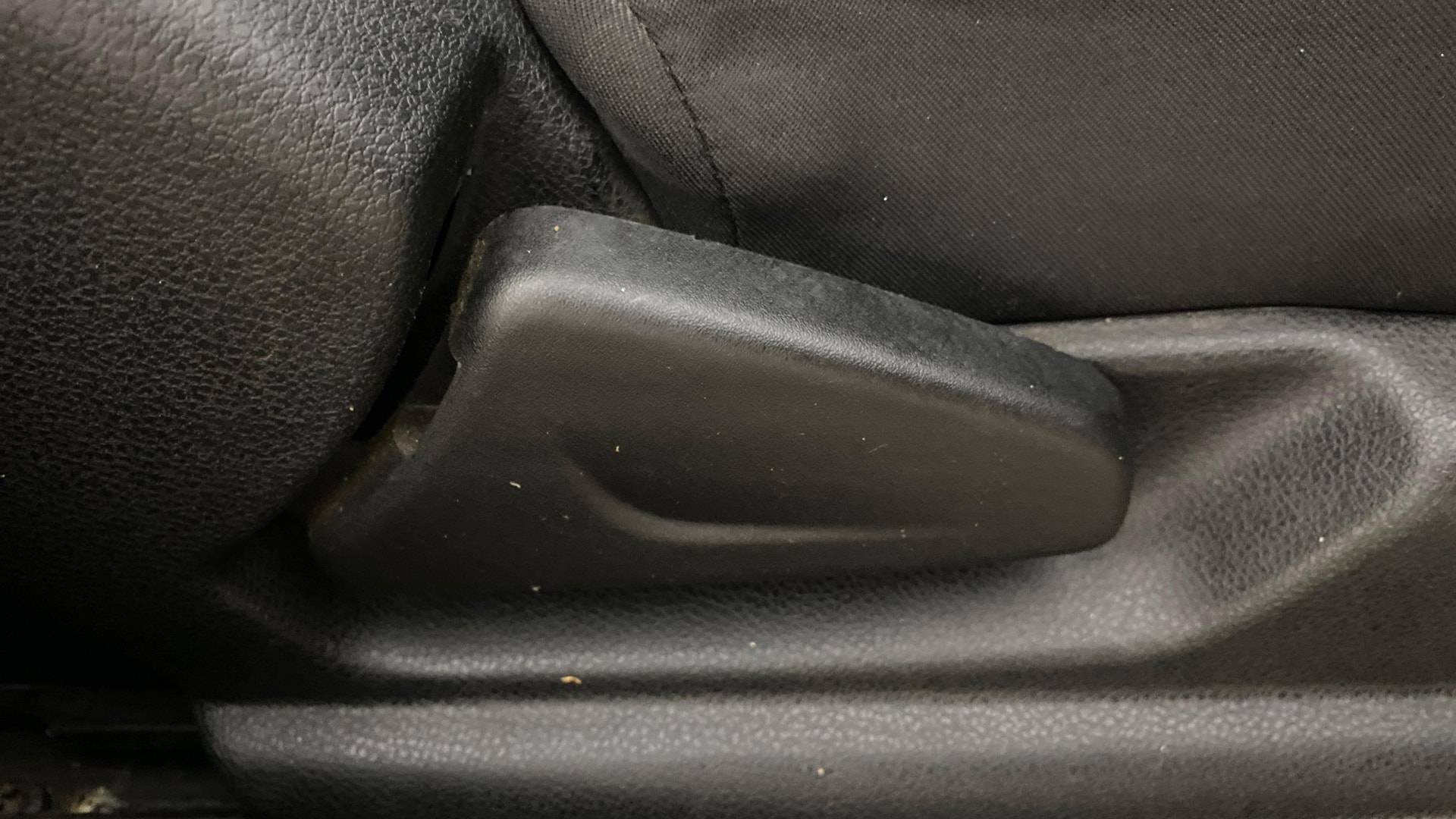 View 2023 Renault Kwid RXL 1.0 BS IV Image 18 Used 2023 Renault Kwid RXL 1.0 BS IV Image 18