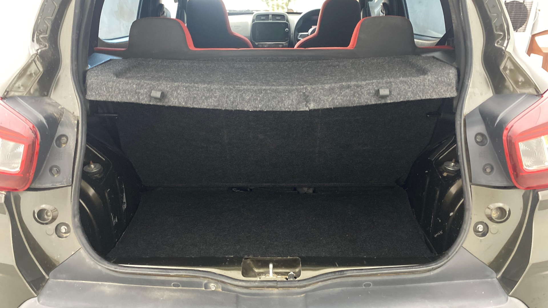 View 2023 Renault Kwid RXL 1.0 BS IV Image 10 Used 2023 Renault Kwid RXL 1.0 BS IV Image 10