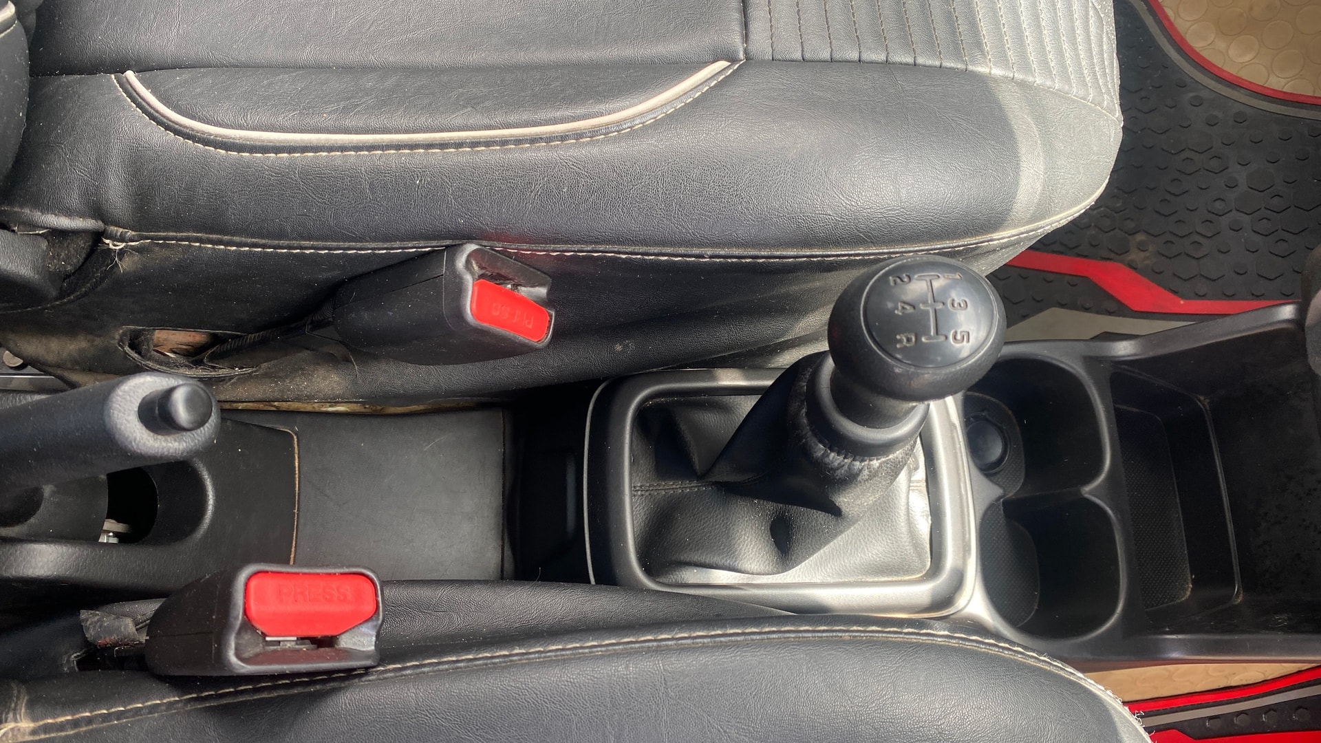 View 2019 Maruti Suzuki 1000 Base Variant Image 37 Used 2019 Maruti Suzuki 1000 Base Variant Image 37
