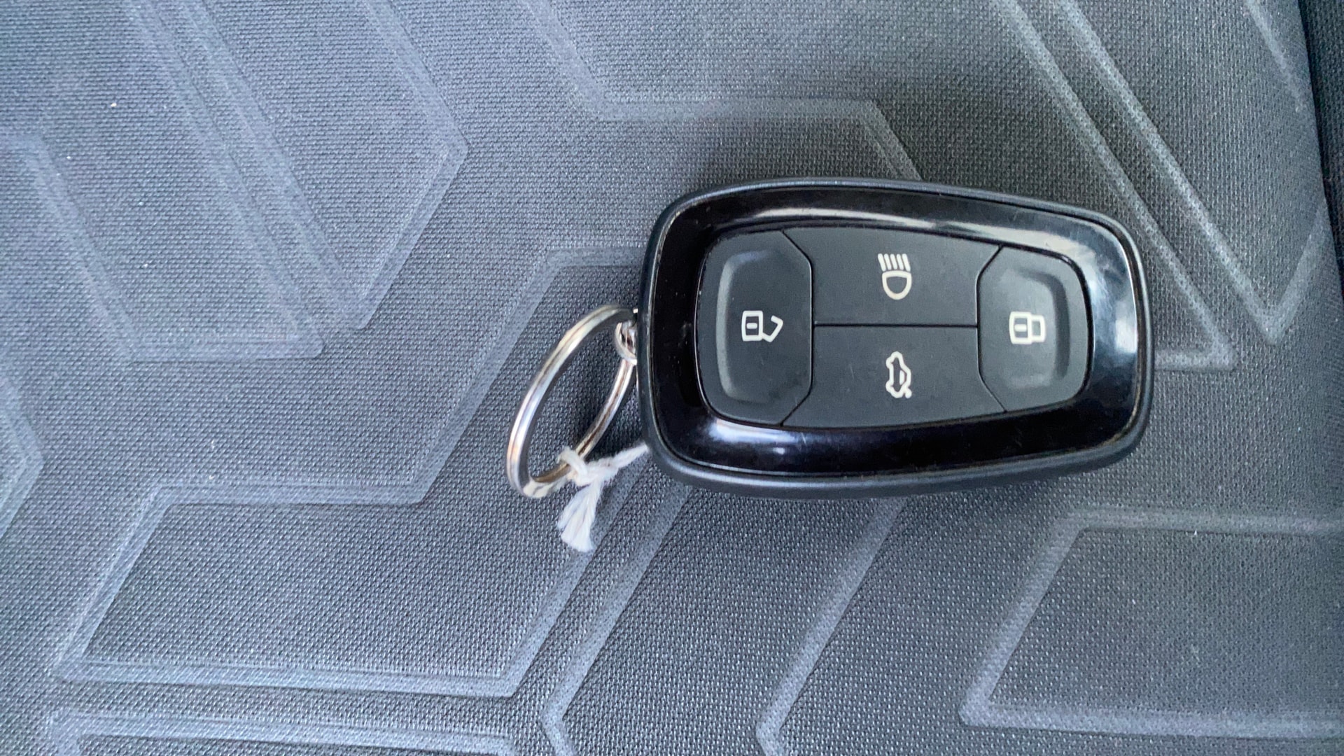 View 2020 Tata Nexon Revotron XE Image 20 Used 2020 Tata Nexon Revotron XE Image 20