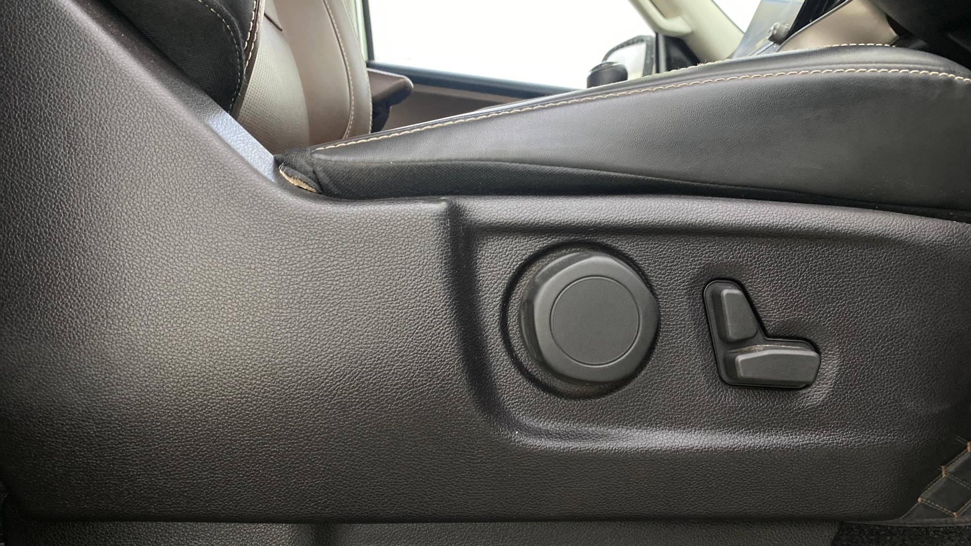View 2023 Mahindra Scorpio-N Z2 7 STR Petrol Image 20 Used 2023 Mahindra Scorpio-N Z2 7 STR Petrol Image 20