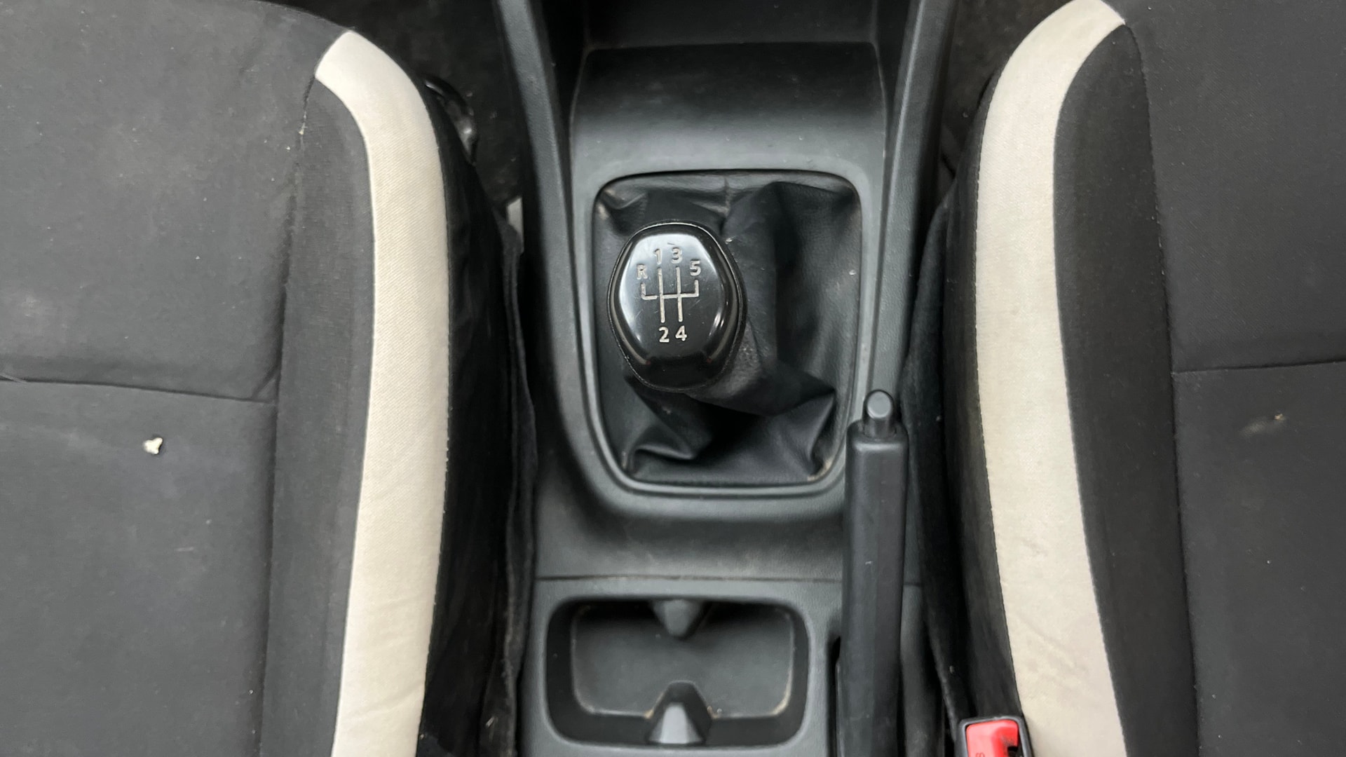 View 2019 Renault Triber RXE Image 38 Used 2019 Renault Triber RXE Image 38
