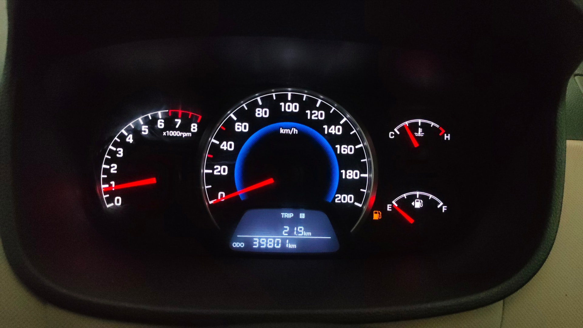 View 2014 Hyundai Grand i10 Magna 1.2 Kappa VTVT Image 34 Used 2014 Hyundai Grand i10 Magna 1.2 Kappa VTVT Image 34