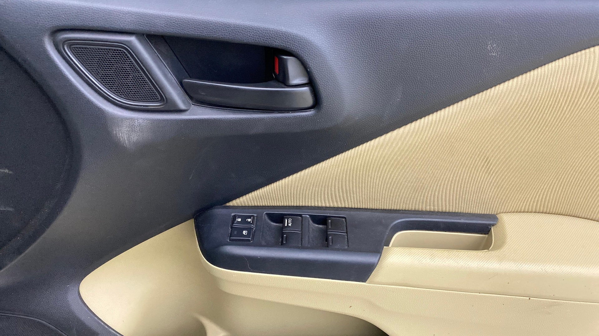 View 2014 Honda City ZX MT Diesel Anniversary Edition Image 34 Used 2014 Honda City ZX MT Diesel Anniversary Edition Image 34
