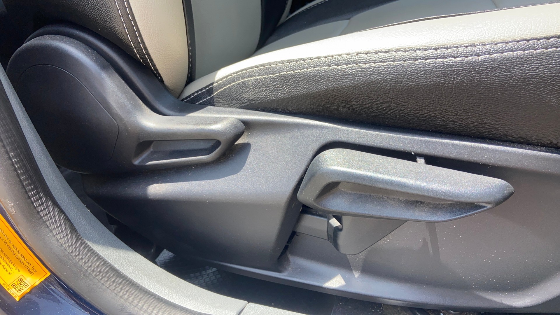 View 2025 Tata Tiago Revotorq XB Image 18 Used 2025 Tata Tiago Revotorq XB Image 18