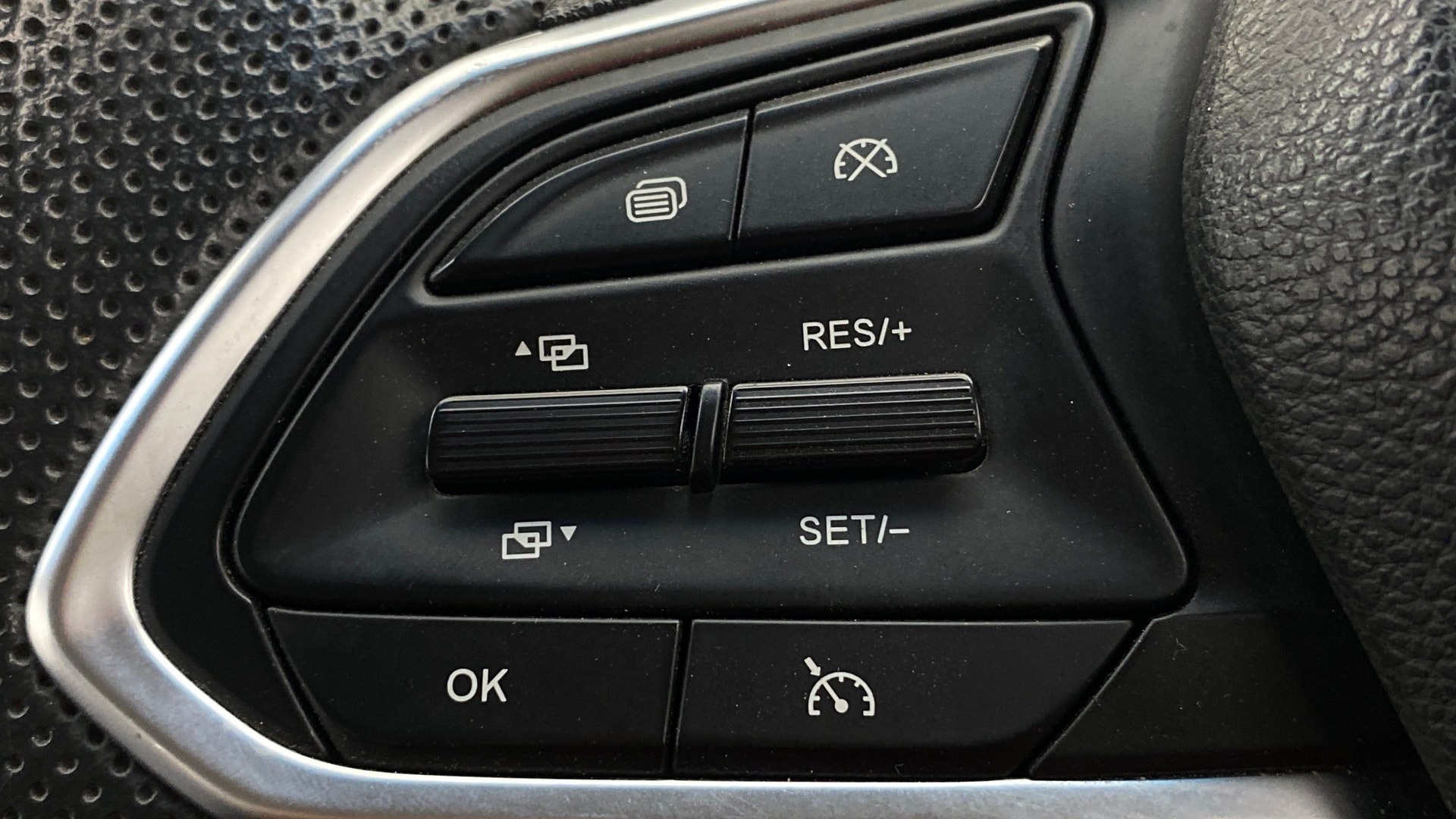 View 2020 MG Hector Sharp Petrol BS IV Image 3 Used 2020 MG Hector Sharp Petrol BS IV Image 3
