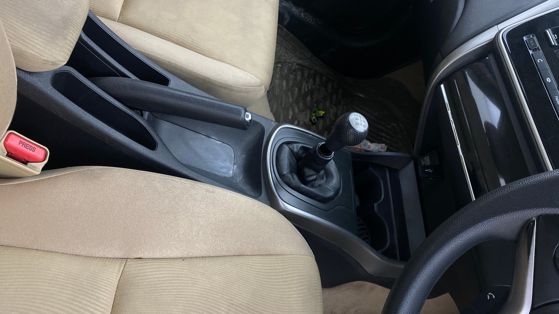 View 2015 Honda City ZX MT Diesel Anniversary Edition Image 37 Used 2015 Honda City ZX MT Diesel Anniversary Edition Image 37
