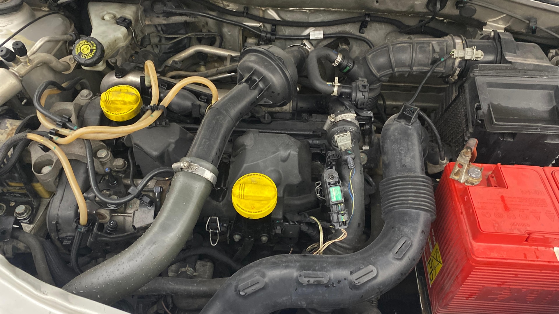 View 2015 Renault Duster Diesel 85PS RXE Image 40 Used 2015 Renault Duster Diesel 85PS RXE Image 40