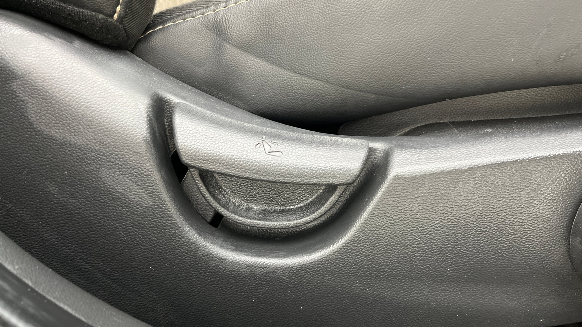 View 2014 Hyundai Grand i10 1.2 Asta Petrol Image 18 Used 2014 Hyundai Grand i10 1.2 Asta Petrol Image 18