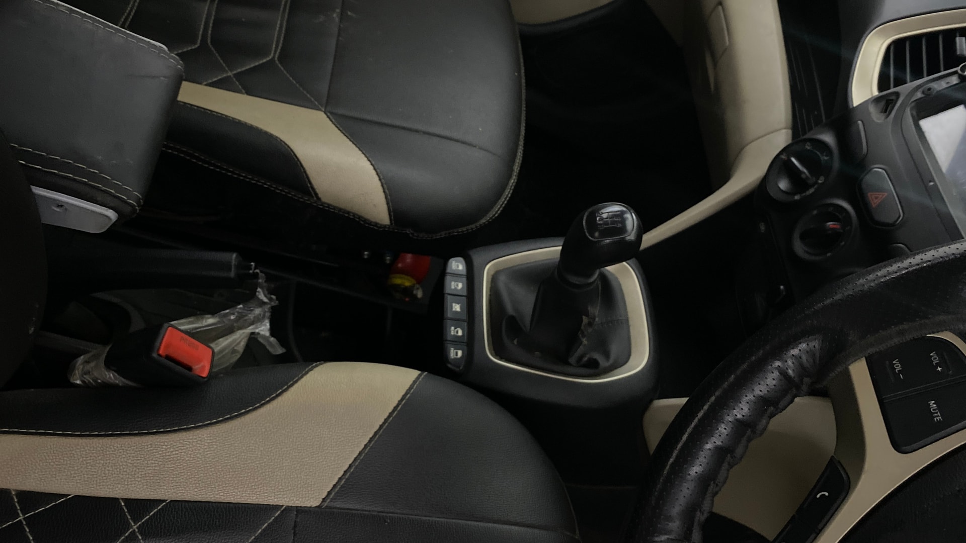 View 2021 Hyundai New Santro D-Lite Petrol Image 37 Used 2021 Hyundai New Santro D-Lite Petrol Image 37