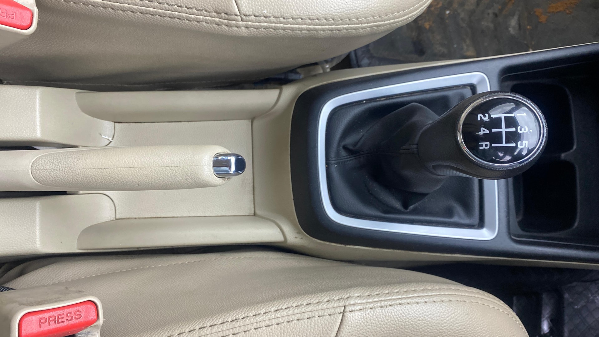 View 2022 Maruti Suzuki 1000 Base Variant Image 39 Used 2022 Maruti Suzuki 1000 Base Variant Image 39