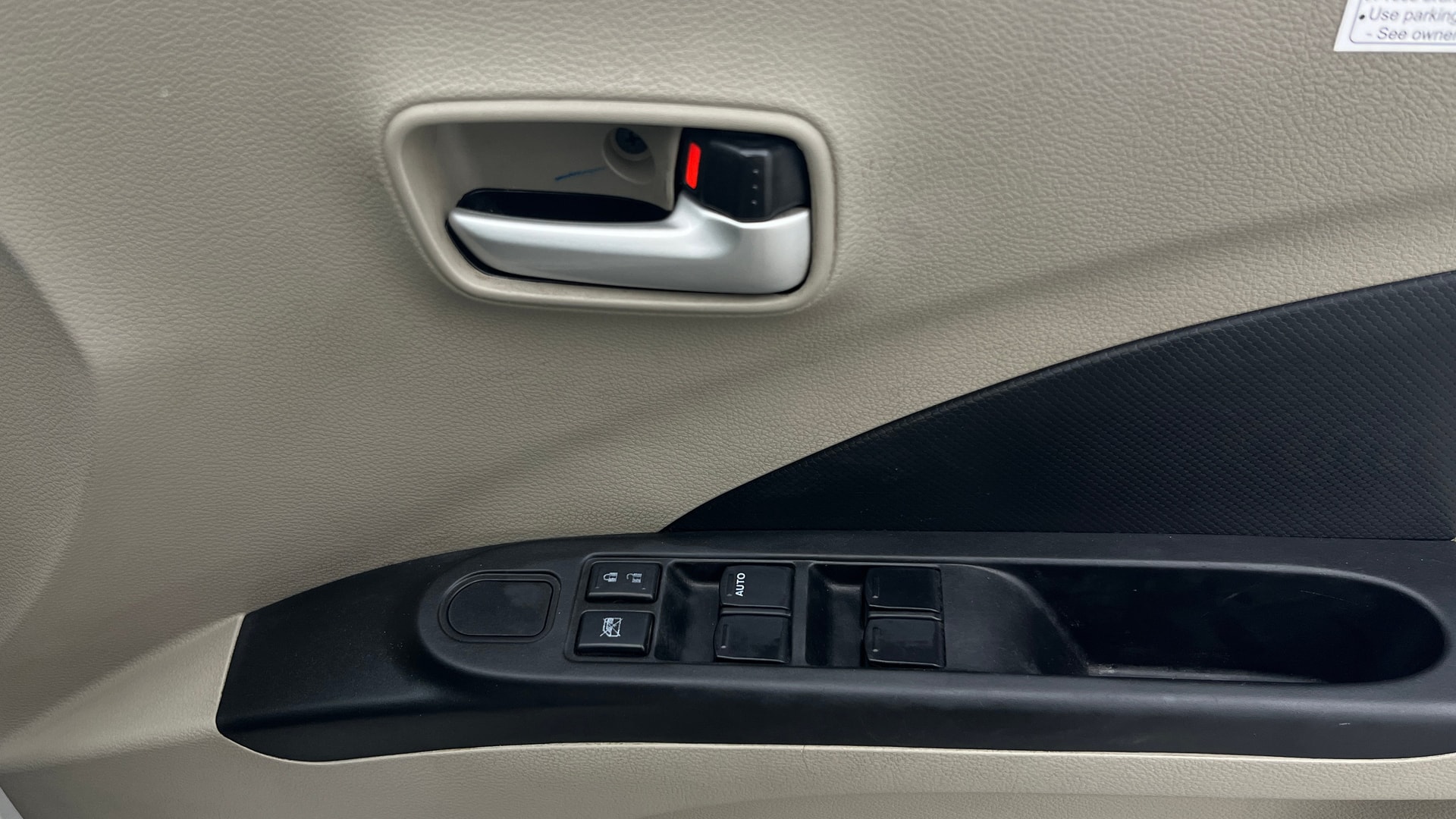View 2016 Maruti Suzuki 1000 Base Variant Image 32 Used 2016 Maruti Suzuki 1000 Base Variant Image 32