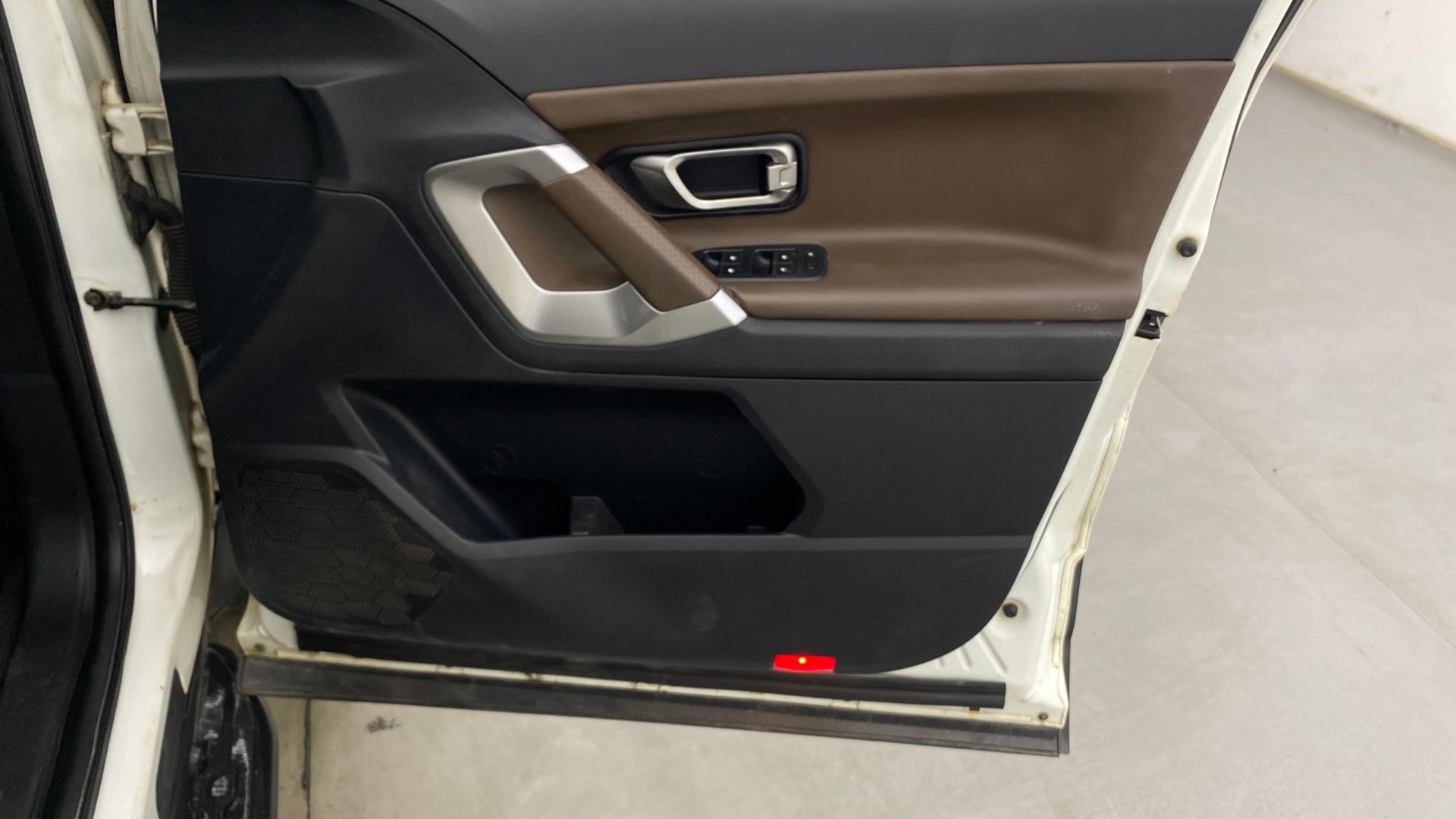 View 2019 Tata Harrier XE Image 34 Used 2019 Tata Harrier XE Image 34