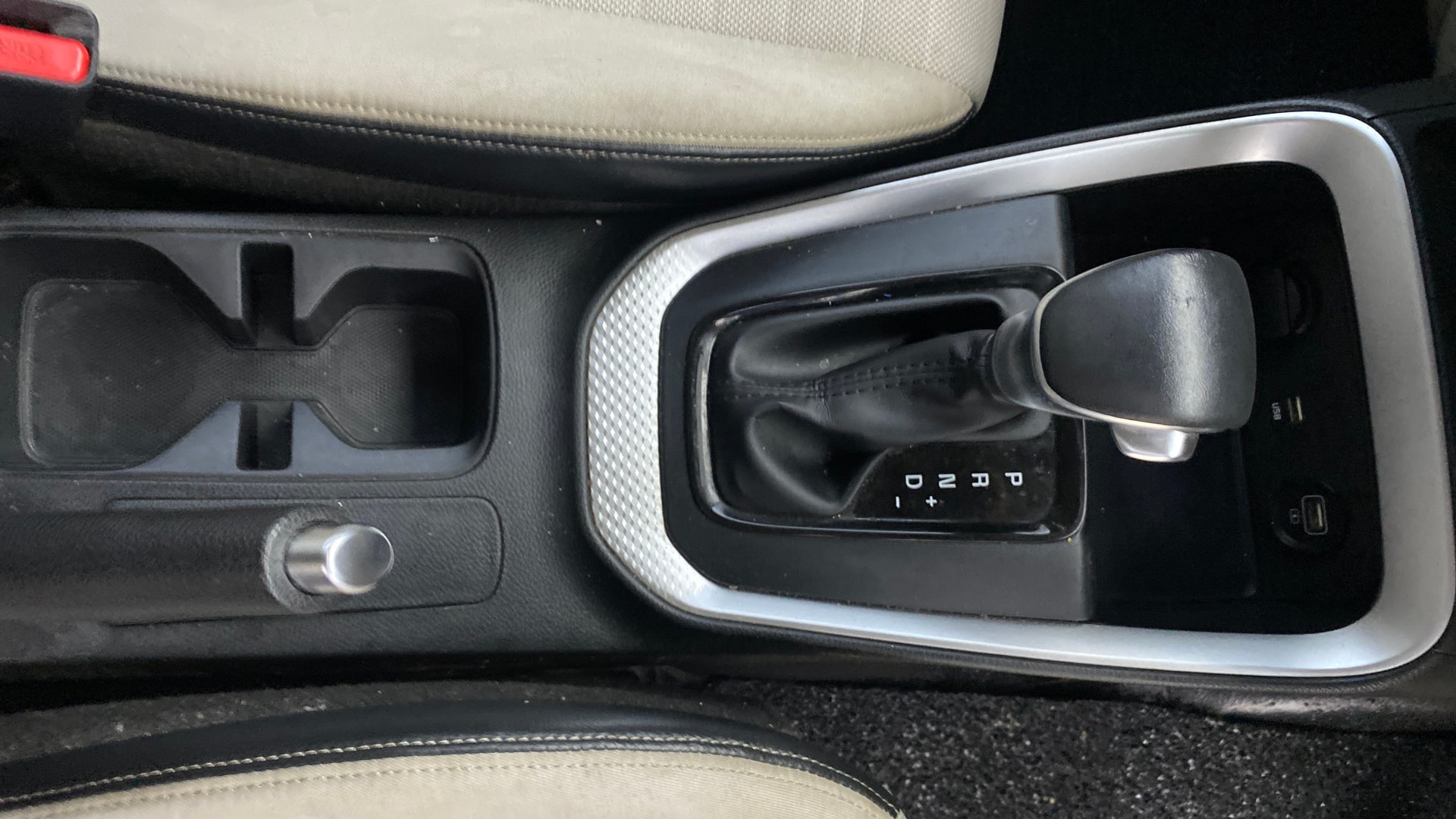 View 2022 Kia Sonet HTX AT Diesel Image 42 Used 2022 Kia Sonet HTX AT Diesel Image 42