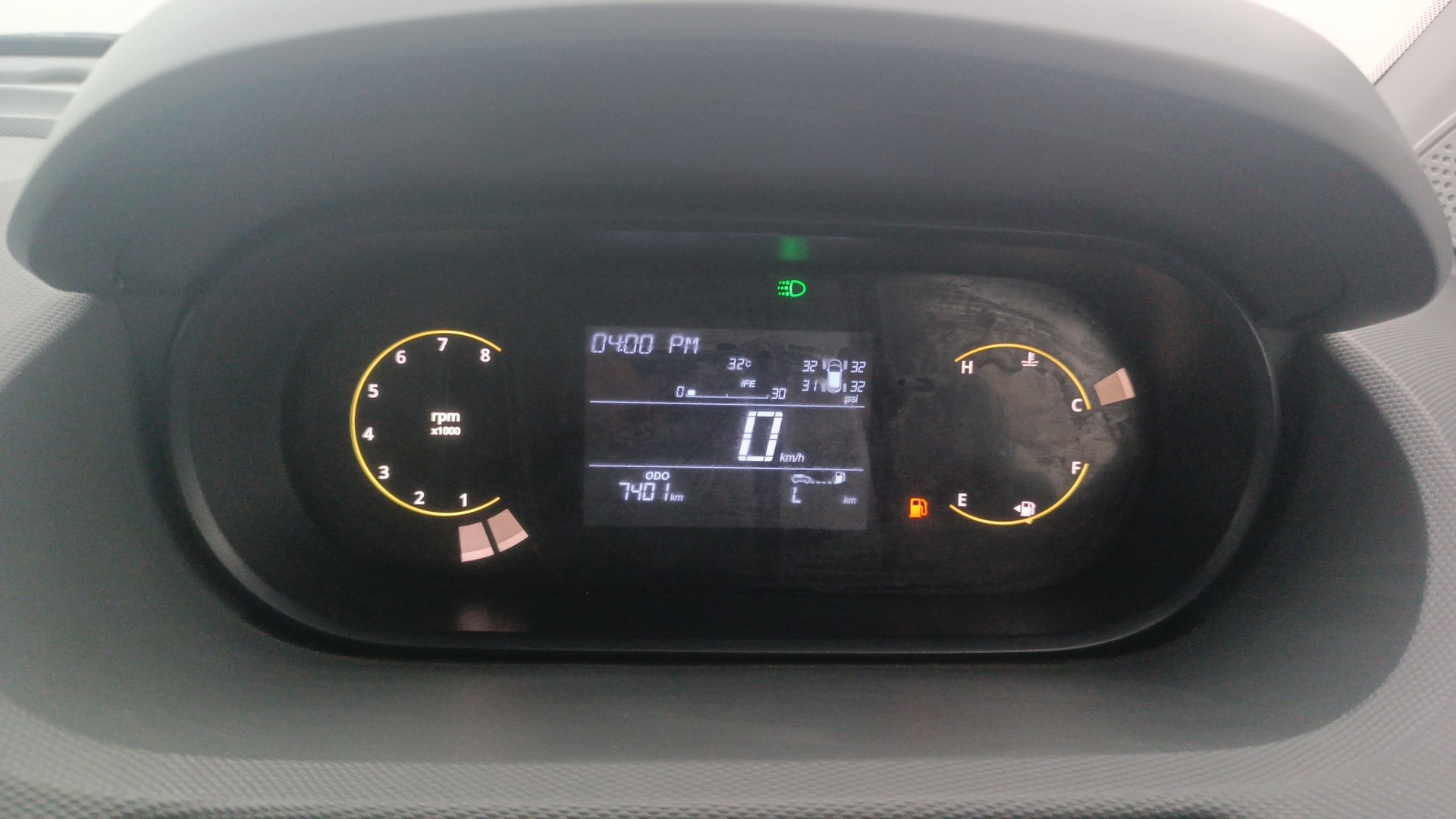 View 2025 Tata Tiago Revotorq XB Image 35 Used 2025 Tata Tiago Revotorq XB Image 35