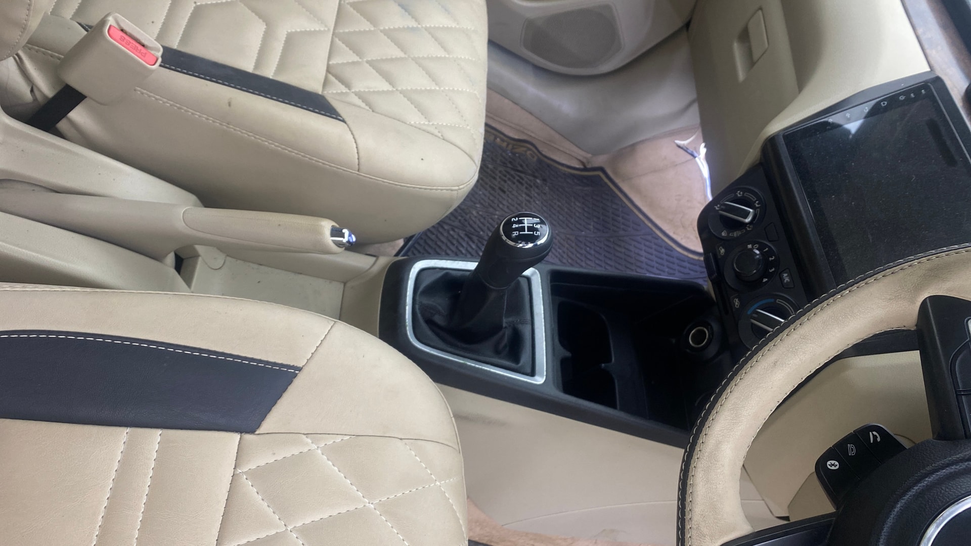 View 2018 Maruti Suzuki 1000 Base Variant Image 37 Used 2018 Maruti Suzuki 1000 Base Variant Image 37
