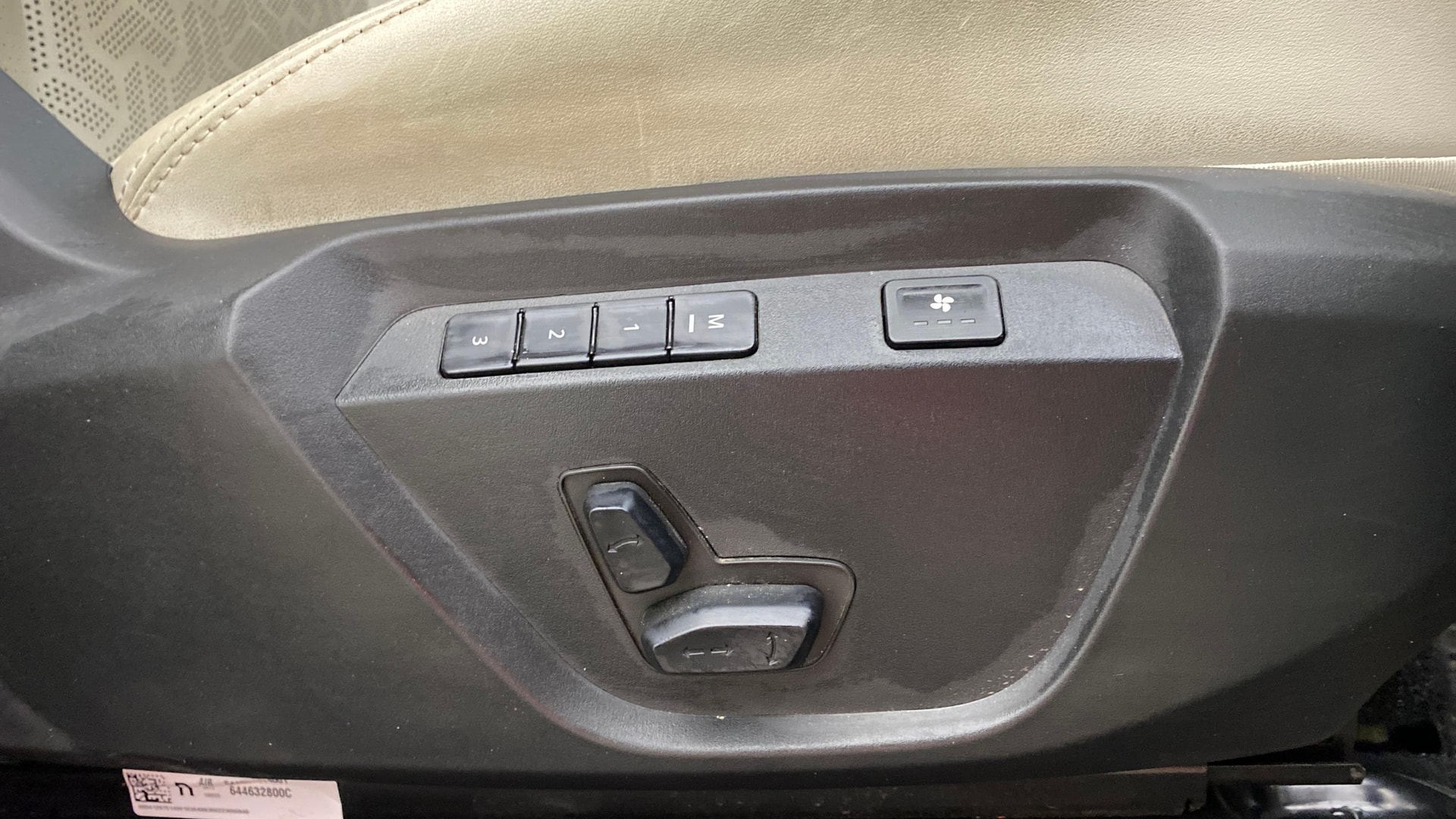 View 2023 Tata Safari 4X2 Image 12 Used 2023 Tata Safari 4X2 Image 12