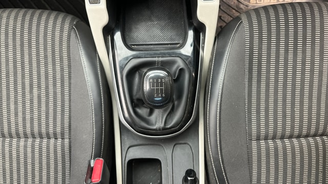 View Kia Carens Image 41 Used Kia Carens Image 41