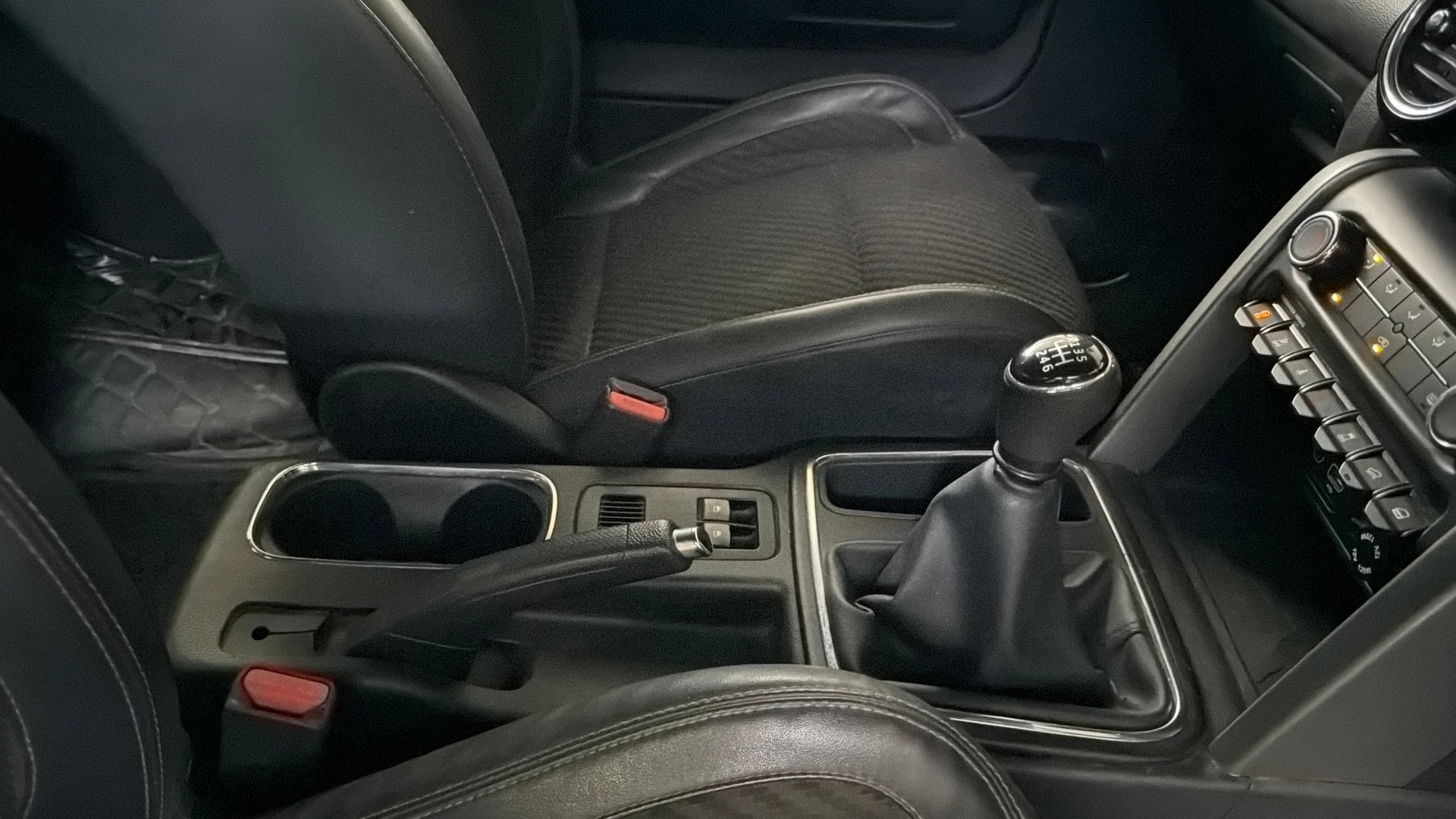 View 2023 Mahindra Thar AX Standard Manual Soft Top 6 Seater Image 38 Used 2023 Mahindra Thar AX Standard Manual Soft Top 6 Seater Image 38