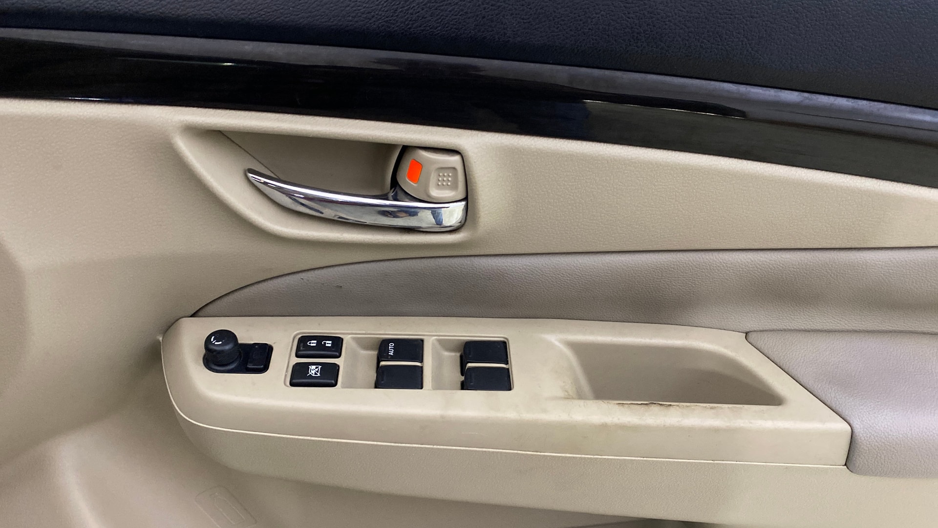 View 2015 Maruti Suzuki 1000 Base Variant Image 33 Used 2015 Maruti Suzuki 1000 Base Variant Image 33