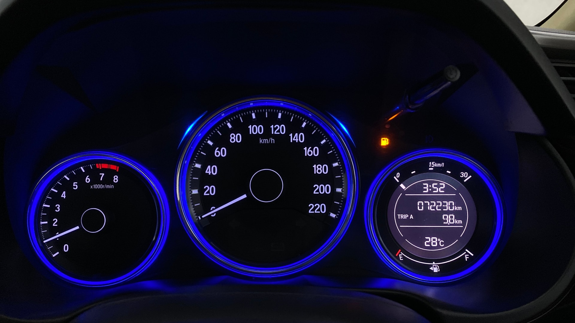 View 2015 Honda City ZX MT Diesel Anniversary Edition Image 37 Used 2015 Honda City ZX MT Diesel Anniversary Edition Image 37