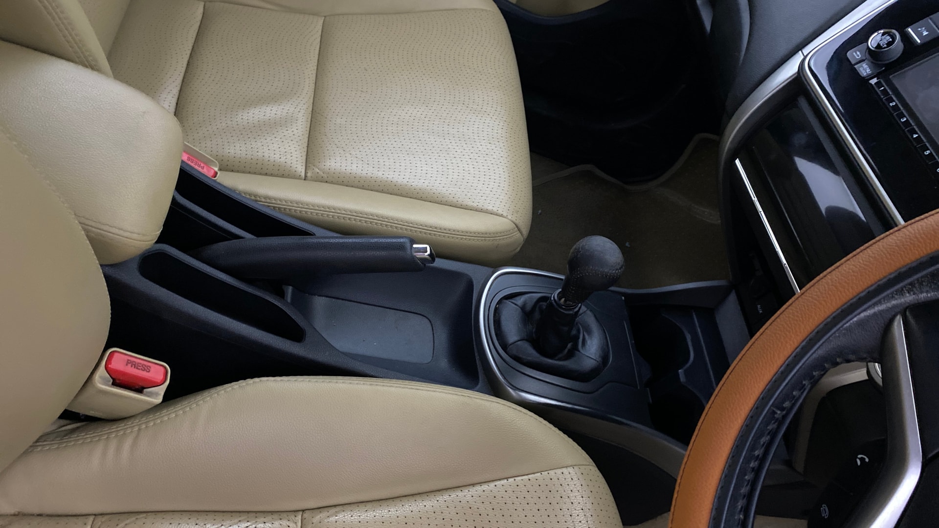 View 2015 Honda City ZX MT Diesel Anniversary Edition Image 41 Used 2015 Honda City ZX MT Diesel Anniversary Edition Image 41