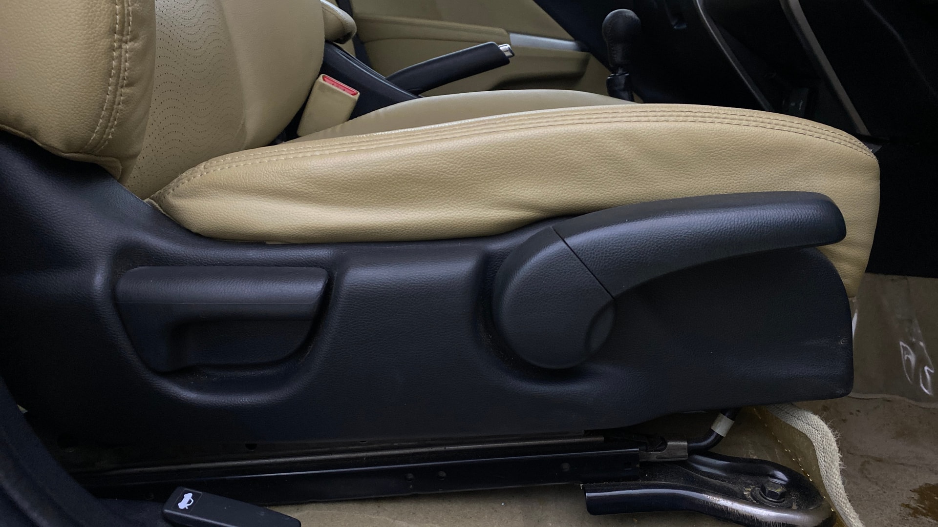 View 2015 Honda City ZX MT Diesel Anniversary Edition Image 19 Used 2015 Honda City ZX MT Diesel Anniversary Edition Image 19