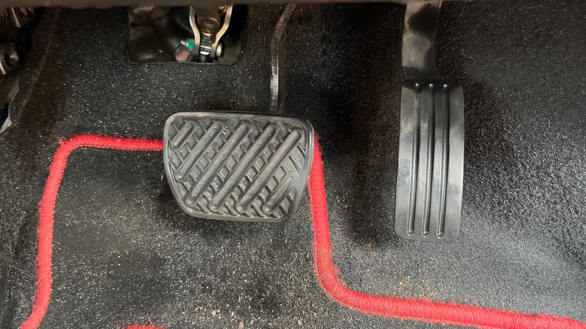 View 2018 Renault Duster Petrol RxS CVT Petrol Image 9 Used 2018 Renault Duster Petrol RxS CVT Petrol Image 9