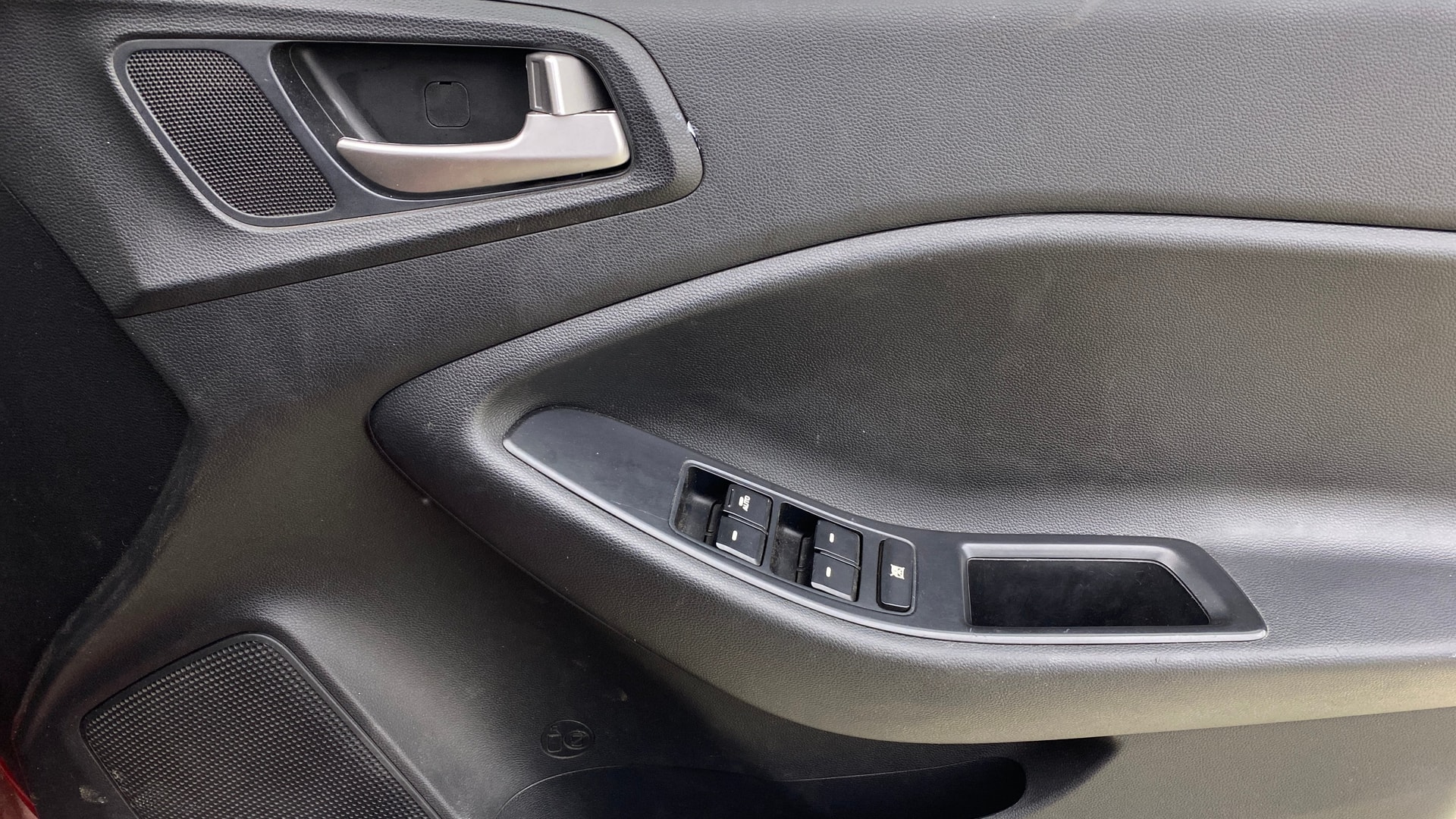 View 2018 Hyundai i20 Active 1.2 Base Image 33 Used 2018 Hyundai i20 Active 1.2 Base Image 33