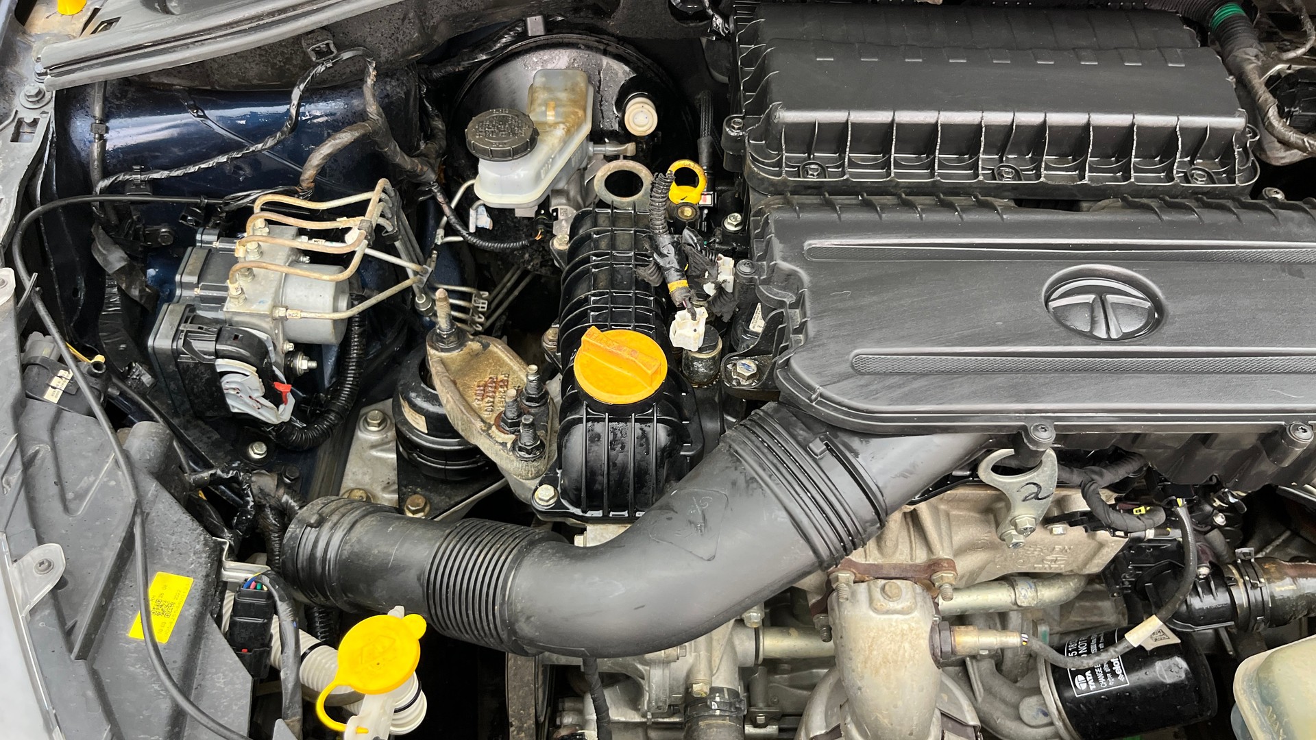 View 2022 Tata Tigor XE Diesel Image 3 Used 2022 Tata Tigor XE Diesel Image 3