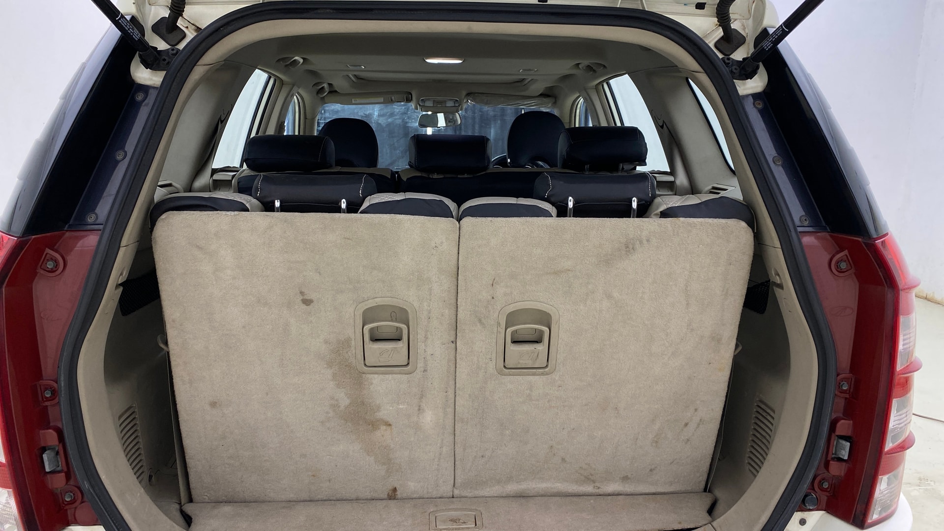 View 2015 Mahindra XUV500 W10 FWD Image 7 Used 2015 Mahindra XUV500 W10 FWD Image 7