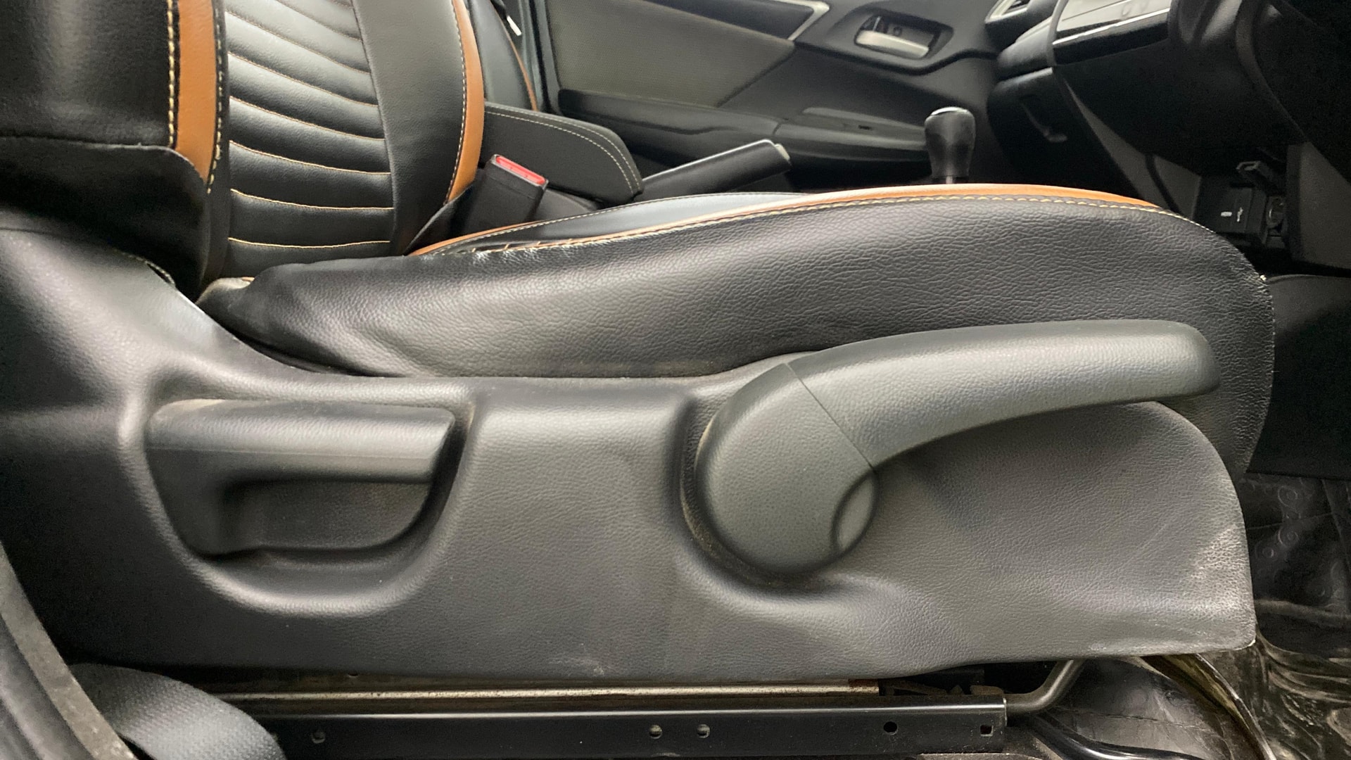 View 2018 Honda WR-V S MT Diesel Edge Edition Image 18 Used 2018 Honda WR-V S MT Diesel Edge Edition Image 18