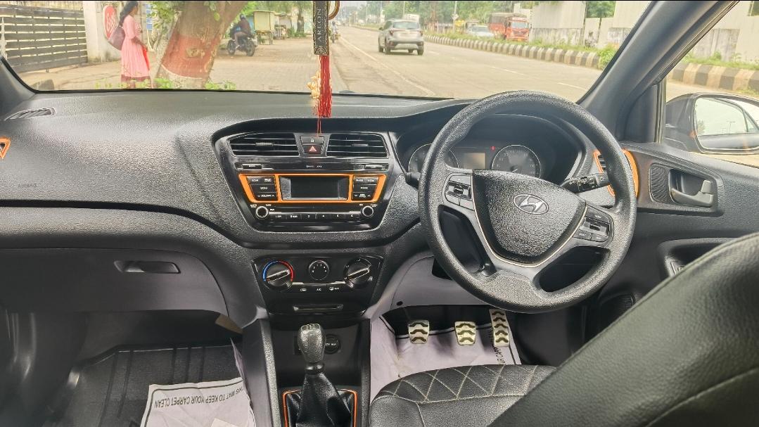 यूज़्ड 2017 ह्युंडई आई20 एक्टिव, Kasturchand Park, Nagpur 11 यूज़्ड 2017 ह्युंडई आई20 एक्टिव, Kasturchand Park, Nagpur 11