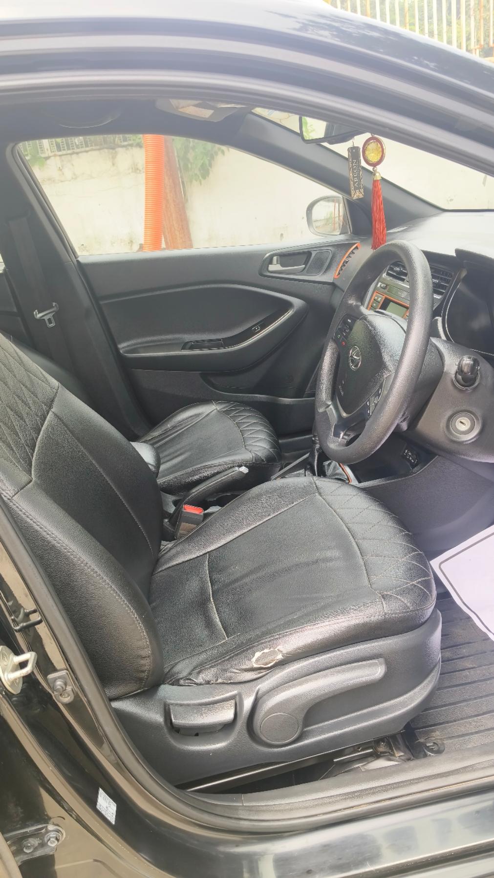 यूज़्ड 2017 ह्युंडई आई20 एक्टिव, Kasturchand Park, Nagpur 15 यूज़्ड 2017 ह्युंडई आई20 एक्टिव, Kasturchand Park, Nagpur 15