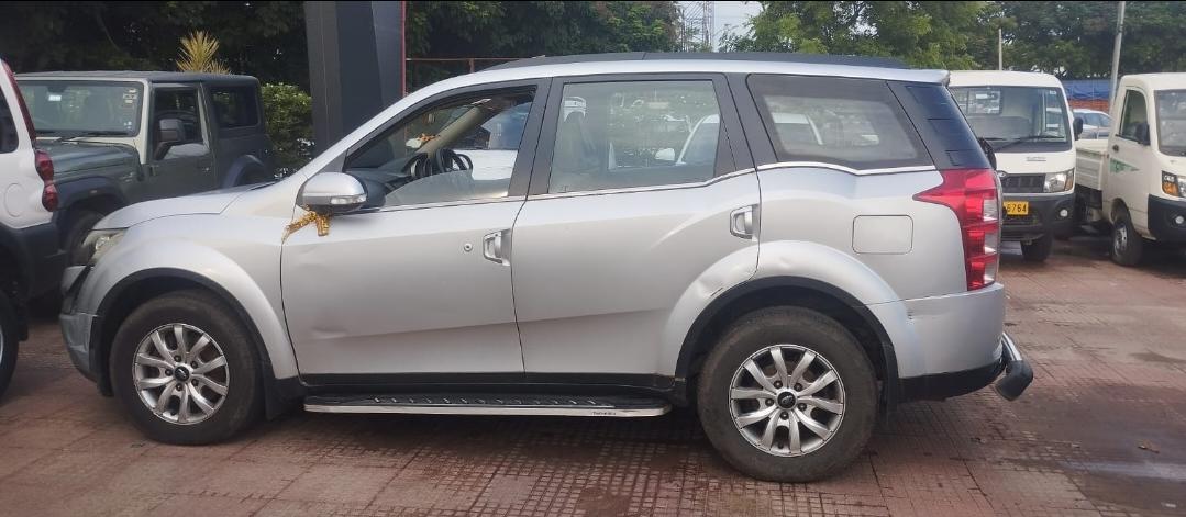 2015 महिंद्रा एक्सयूवी500 W10 FWD 2015 महिंद्रा एक्सयूवी500 W10 FWD