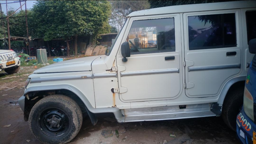 2011 महिंद्रा बोलेरो SLX BS4 2011 महिंद्रा बोलेरो SLX BS4