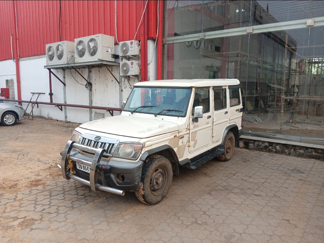 2016 महिंद्रा बोलेरो SLX BS4 2016 महिंद्रा बोलेरो SLX BS4