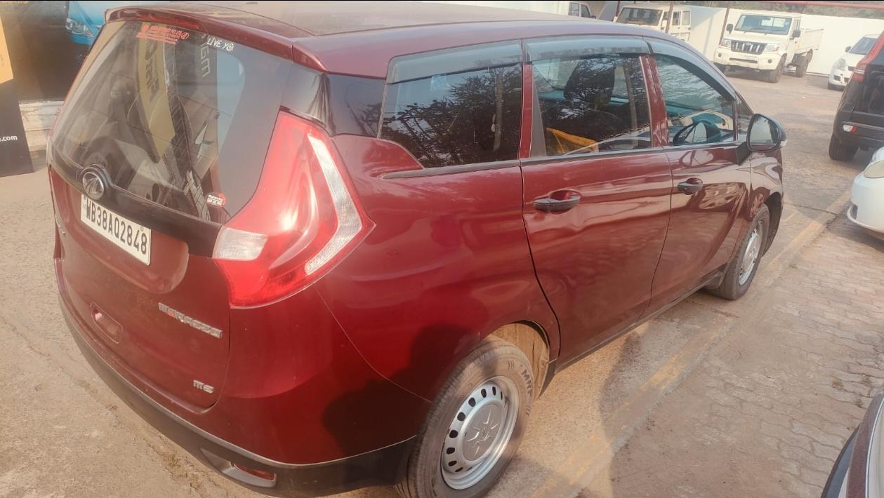 2018 महिंद्रा मराज़ो M2 7-Seater BS IV 2018 महिंद्रा मराज़ो M2 7-Seater BS IV