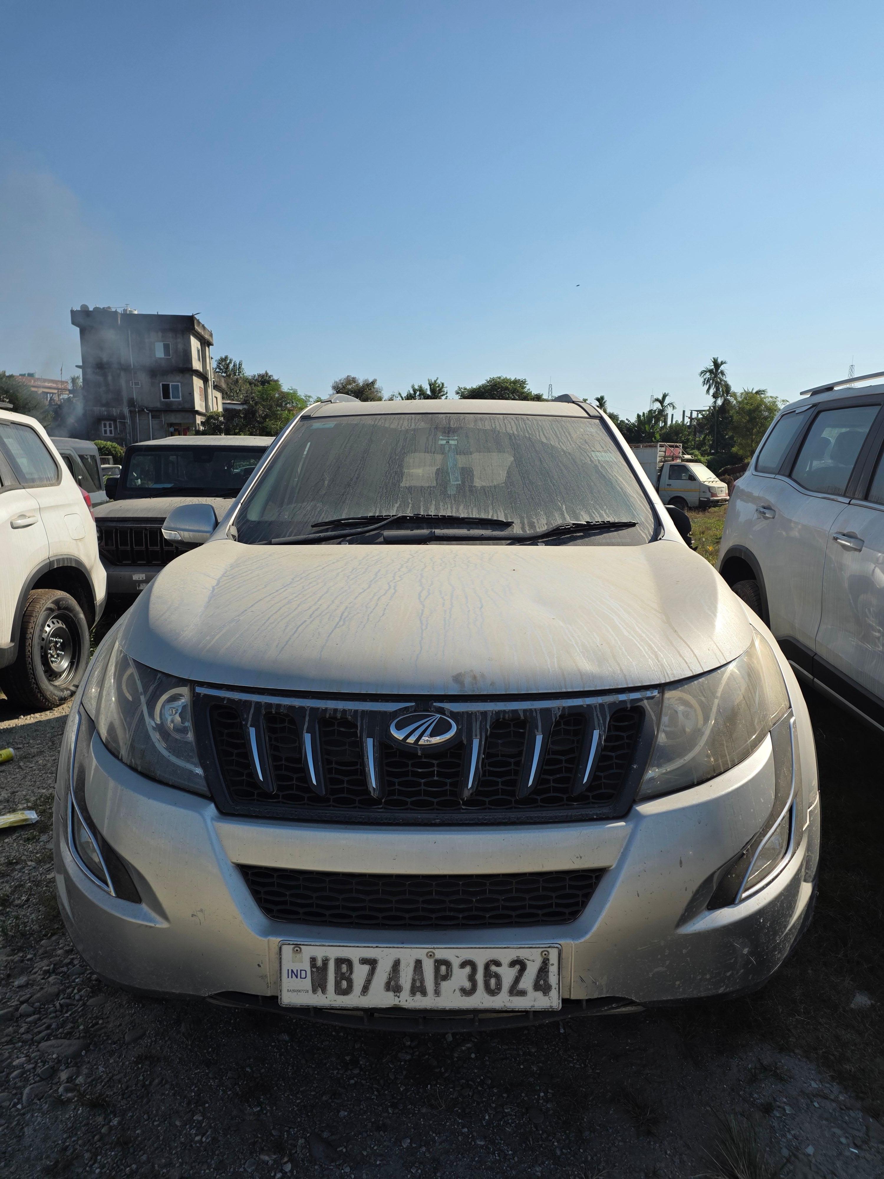 यूज़्ड 2017 महिंद्रा एक्सयूवी500, Siliguri 4 यूज़्ड 2017 महिंद्रा एक्सयूवी500, Siliguri 4