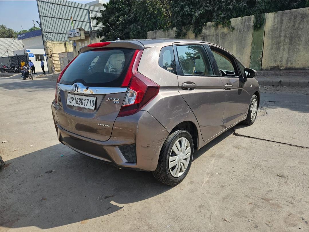 यूज़्ड 2016 होंडा जैज़, Noida New Delhi 2 यूज़्ड 2016 होंडा जैज़, Noida New Delhi 2
