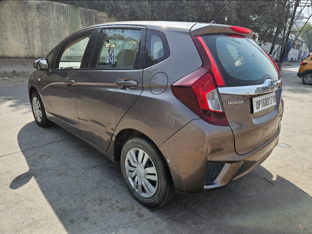 यूज़्ड 2016 होंडा जैज़, Noida New Delhi 4 यूज़्ड 2016 होंडा जैज़, Noida New Delhi 4