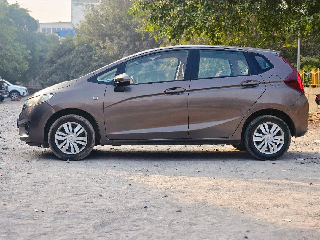 यूज़्ड 2016 होंडा जैज़, Noida 1 यूज़्ड 2016 होंडा जैज़, Noida 1