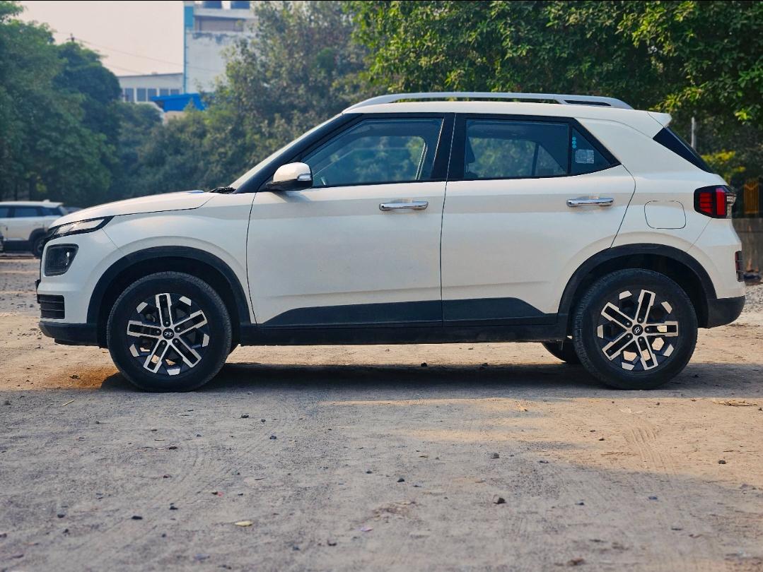 यूज़्ड 2022 ह्युंडई वेन्यू, Noida New Delhi 1 यूज़्ड 2022 ह्युंडई वेन्यू, Noida New Delhi 1