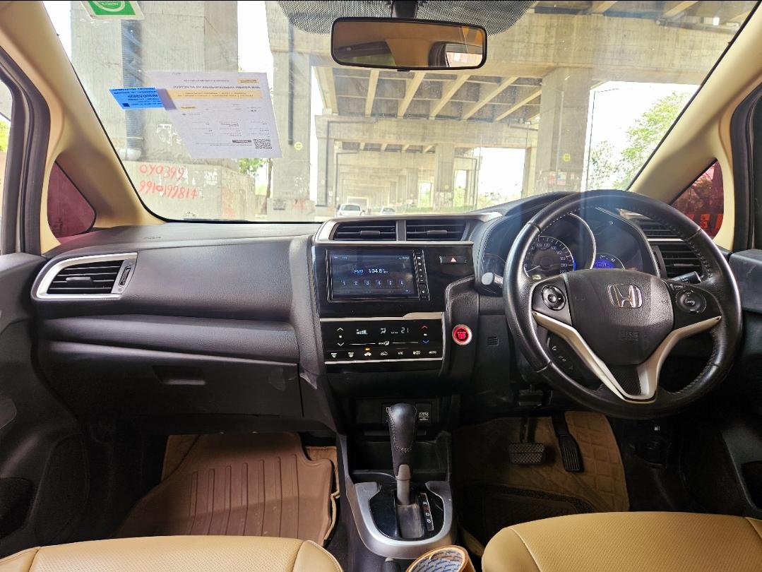 यूज़्ड 2018 होंडा जैज़, Noida New Delhi 11 यूज़्ड 2018 होंडा जैज़, Noida New Delhi 11