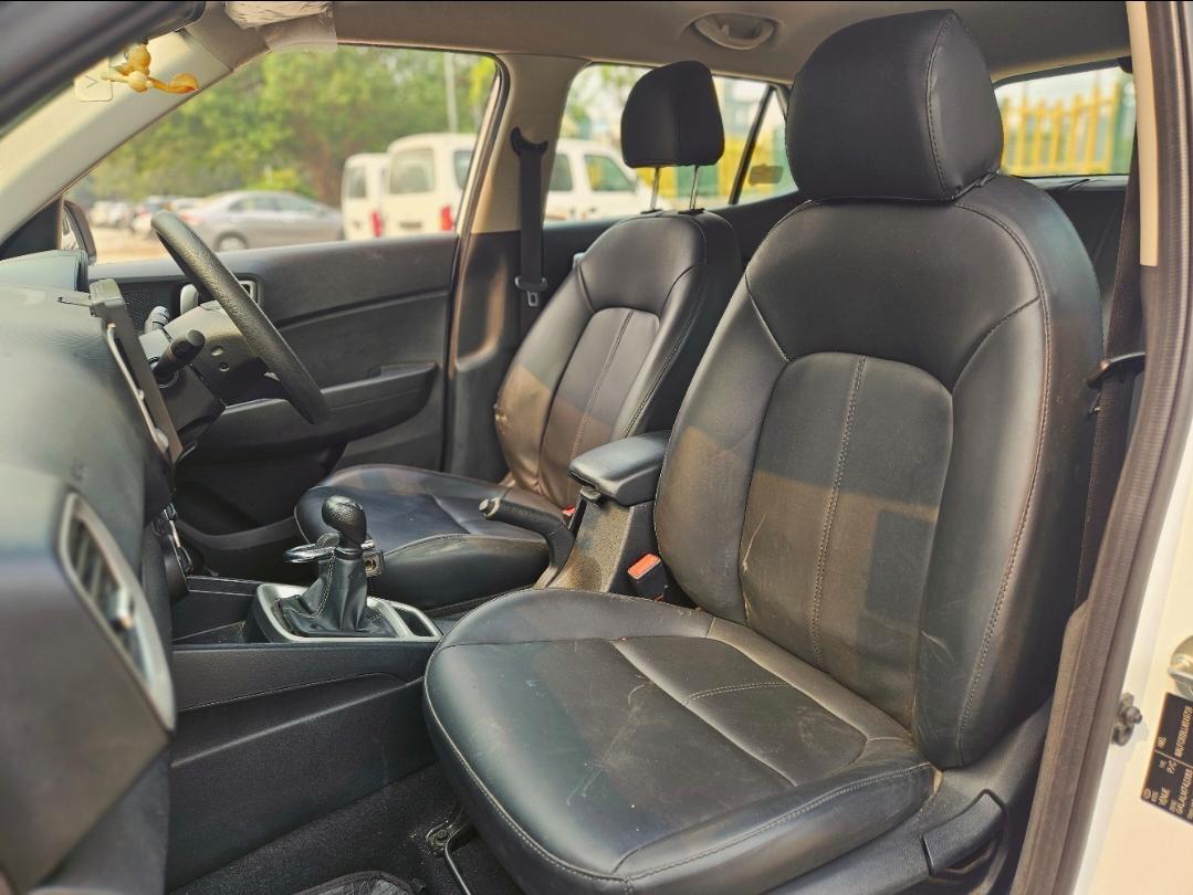 यूज़्ड 2020 ह्युंडई वेन्यू, Noida New Delhi 13 यूज़्ड 2020 ह्युंडई वेन्यू, Noida New Delhi 13