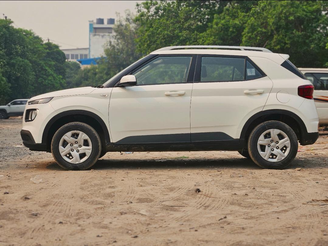 यूज़्ड 2020 ह्युंडई वेन्यू, Noida New Delhi 1 यूज़्ड 2020 ह्युंडई वेन्यू, Noida New Delhi 1