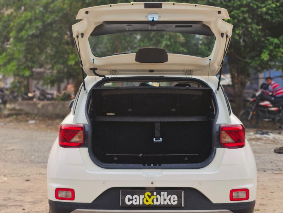 यूज़्ड 2020 ह्युंडई वेन्यू, Noida New Delhi 9 यूज़्ड 2020 ह्युंडई वेन्यू, Noida New Delhi 9