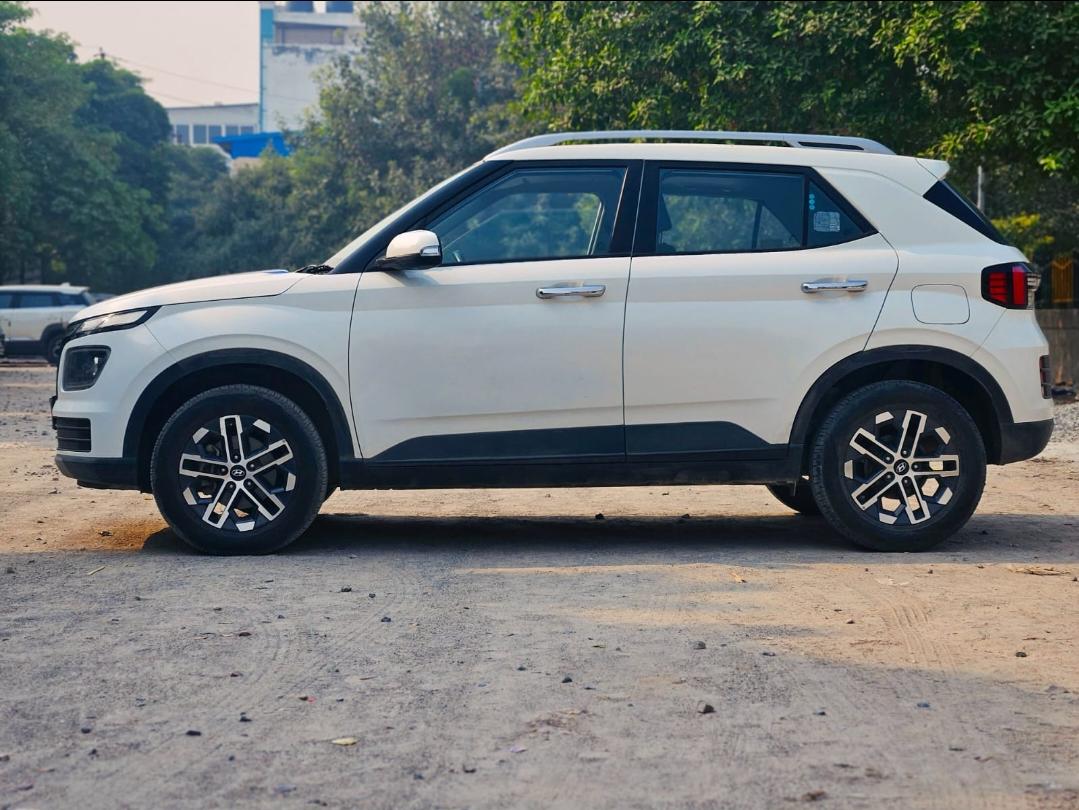 यूज़्ड 2022 ह्युंडई वेन्यू, Noida New Delhi 1 यूज़्ड 2022 ह्युंडई वेन्यू, Noida New Delhi 1